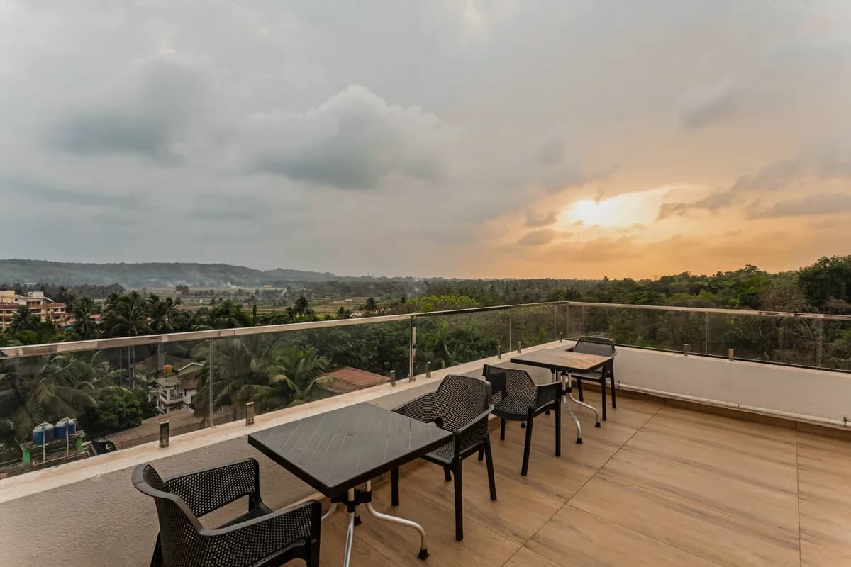 Terrace overlooking Goa at Nivaãra Nerul